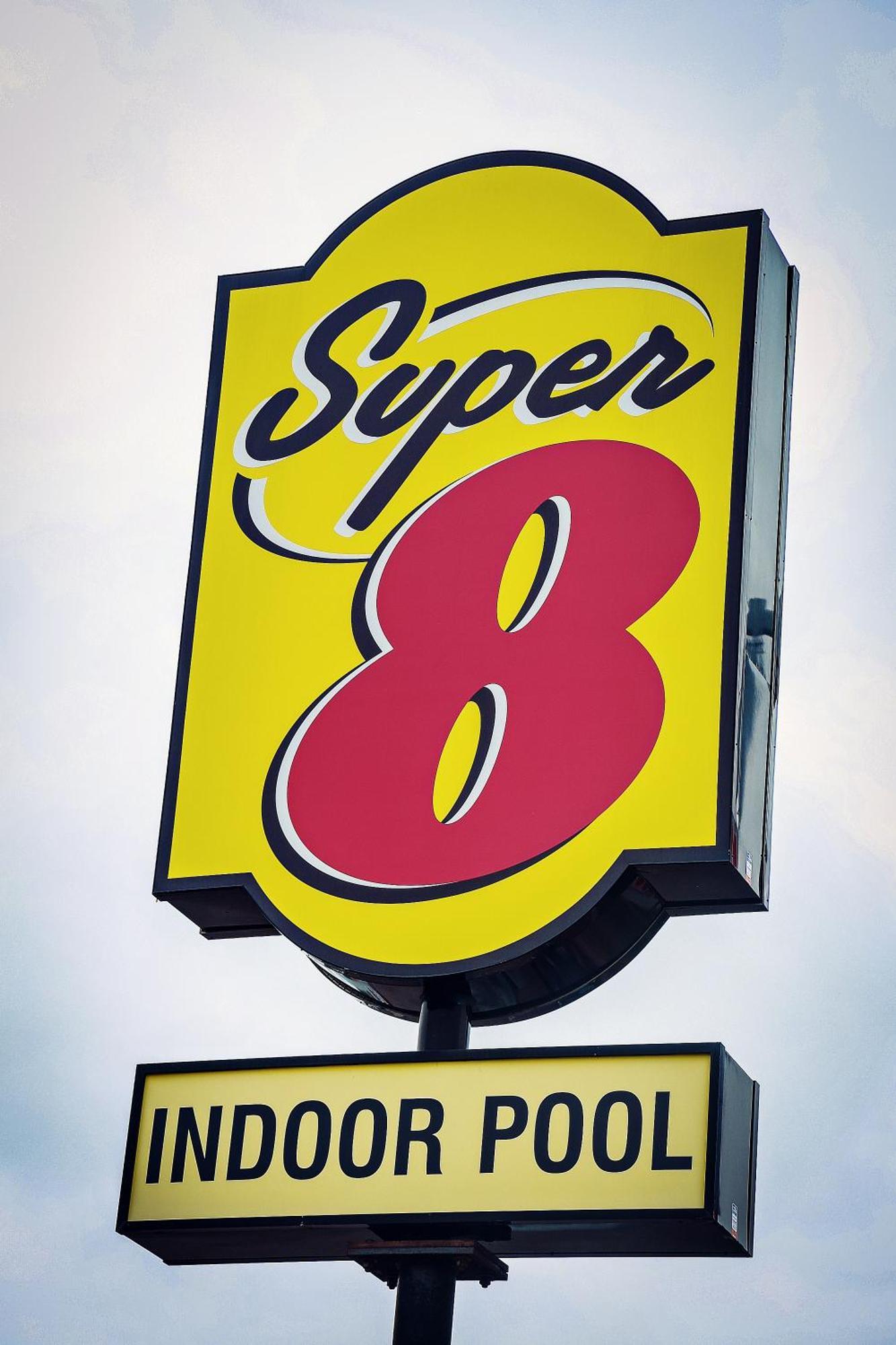 Super 8 By Wyndham Amherst Ns Exterior photo